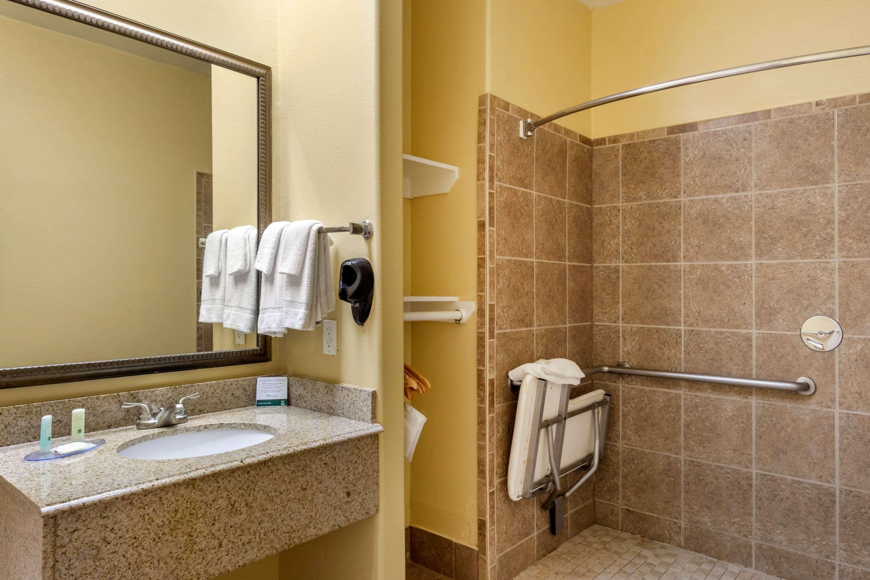 Hotel Quality & At The Outlets Mercedes-weslaco 3*