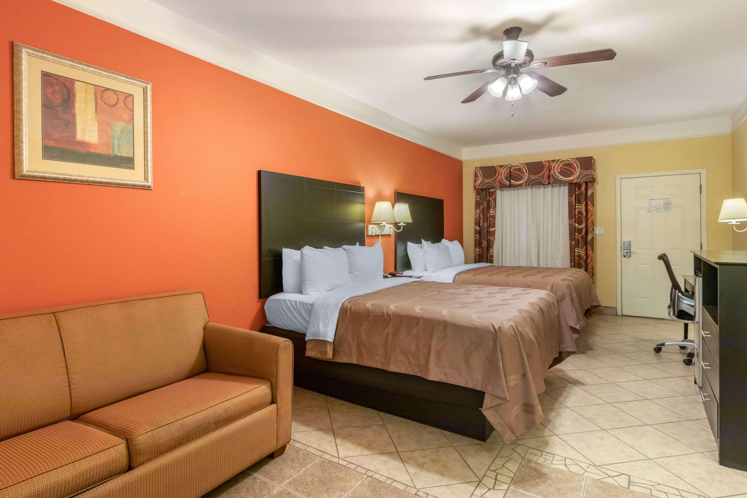 Hotel Quality & At The Outlets Mercedes-weslaco 3*
