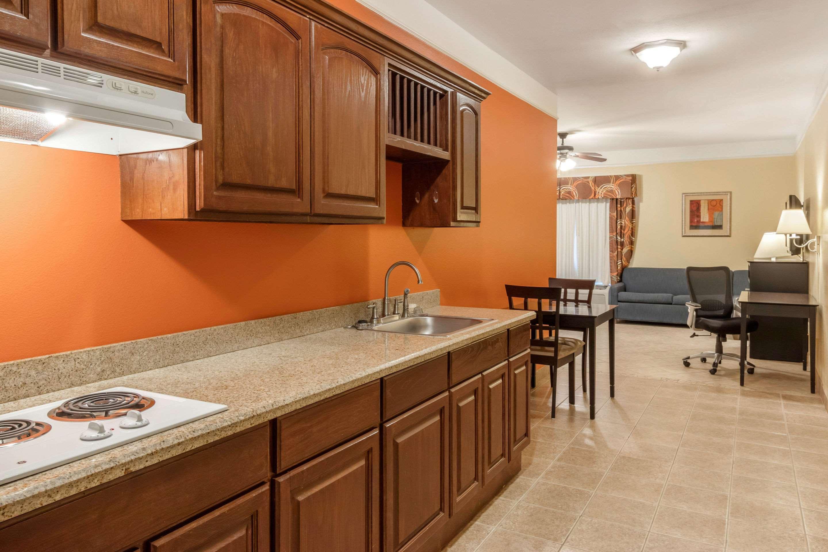 Hotel Quality & At The Outlets Mercedes-weslaco