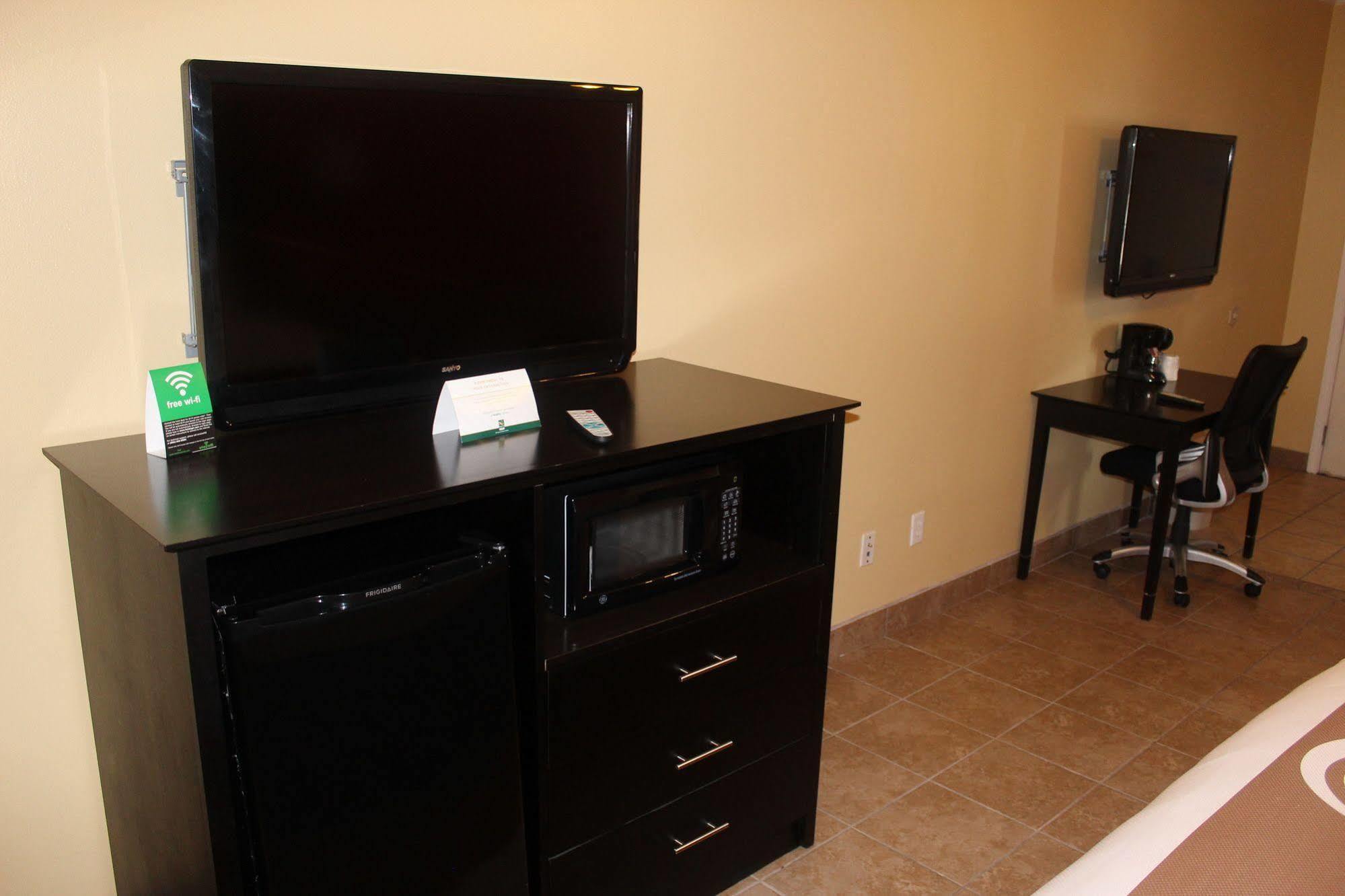 Quality & At The Outlets Mercedes-weslaco